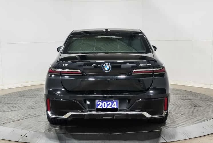 BMW i7 * xDrive60 * BOWERS AND WILKINS* , снимка 4 - Автомобили и джипове - 54015052