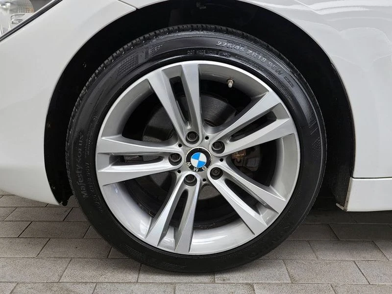 BMW 324 420d xDrive Sport GranCoupe| 184к.с.| ВКЛ.ТЕХНОТЕС, снимка 5 - Автомобили и джипове - 55401870
