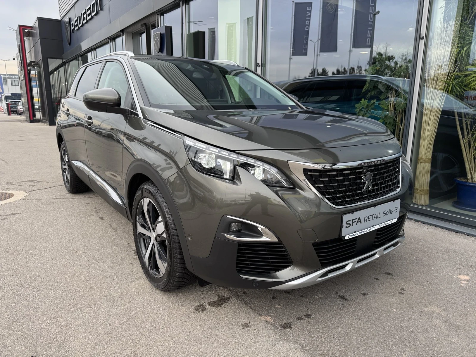 Peugeot 5008 ALLURE 1.6THP 180 hp EAT8 EURO 6.2 - изображение 3