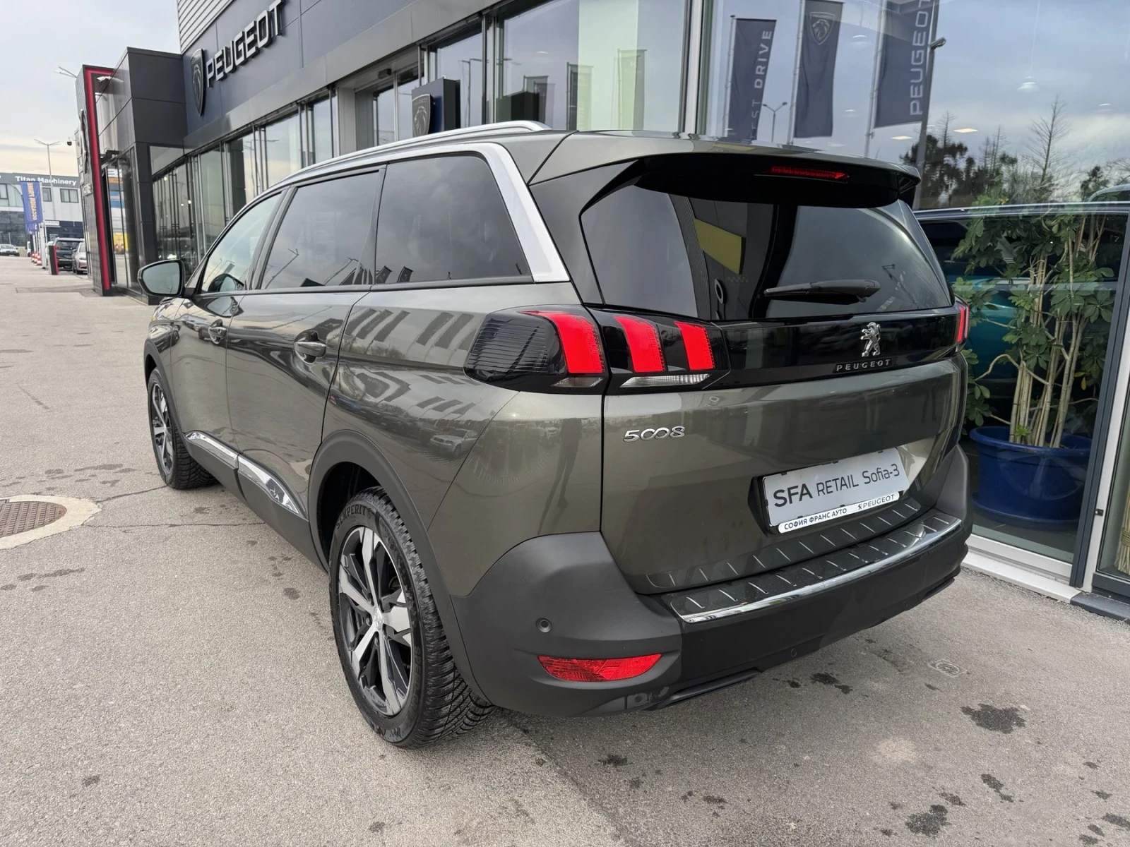 Peugeot 5008 ALLURE 1.6THP 180 hp EAT8 EURO 6.2 - изображение 7