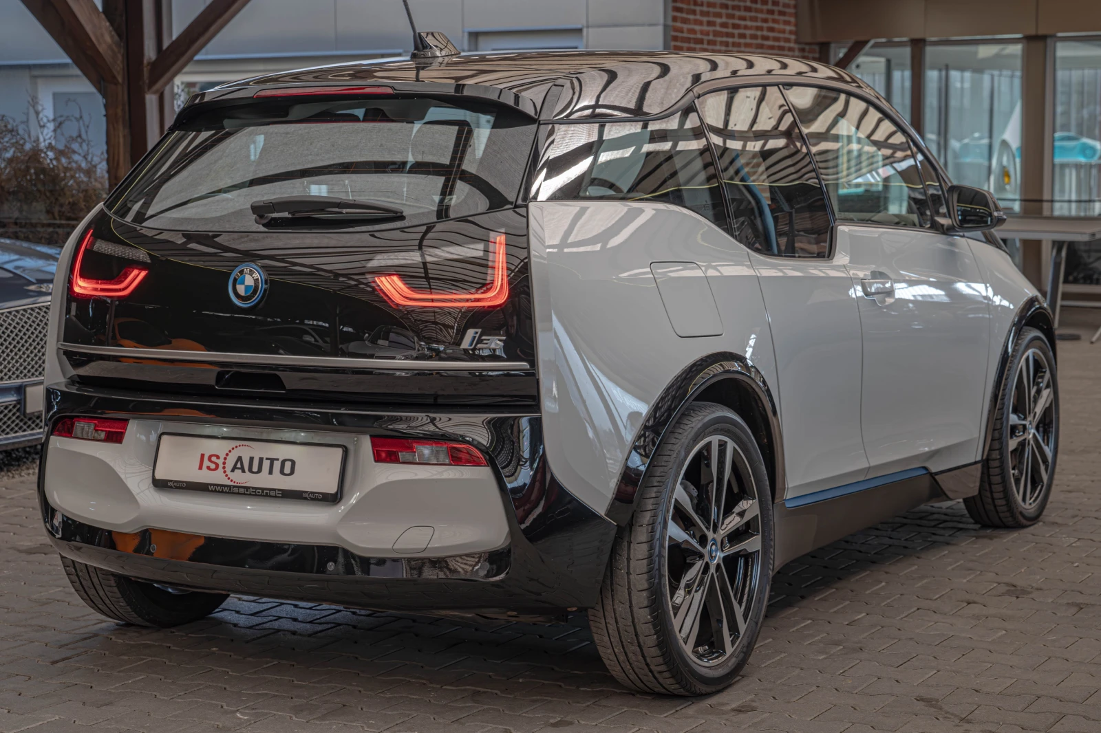 BMW i3 S/120ah/Adaptive LED/Подгрев/ - изображение 4