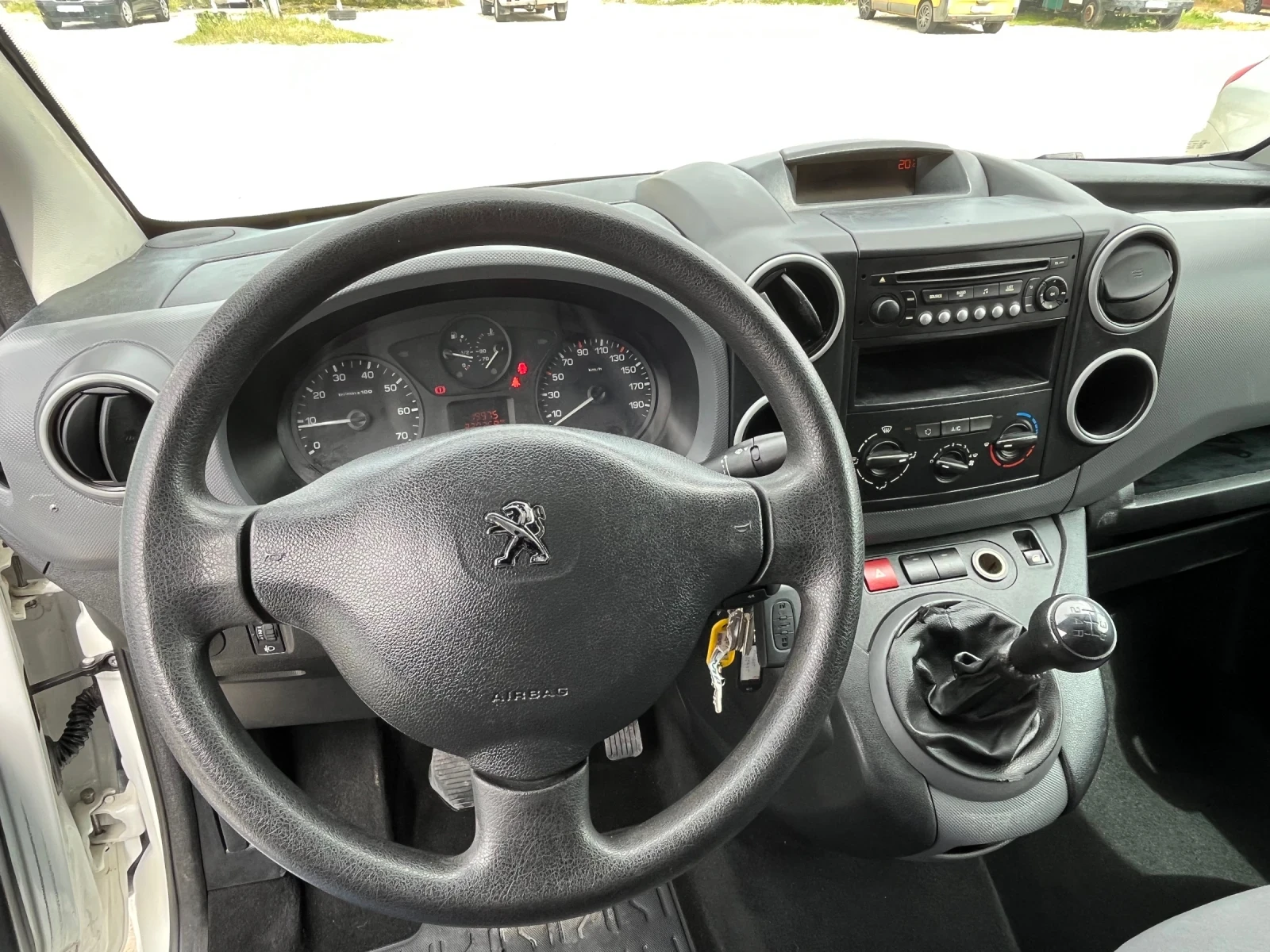 Peugeot Partner Дълга база. Maxi. 3 места - изображение 6