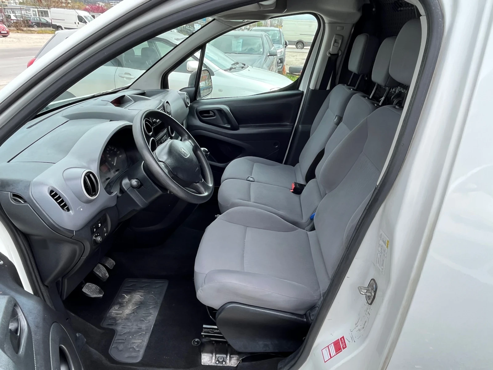 Peugeot Partner Дълга база. Maxi. 3 места - изображение 7