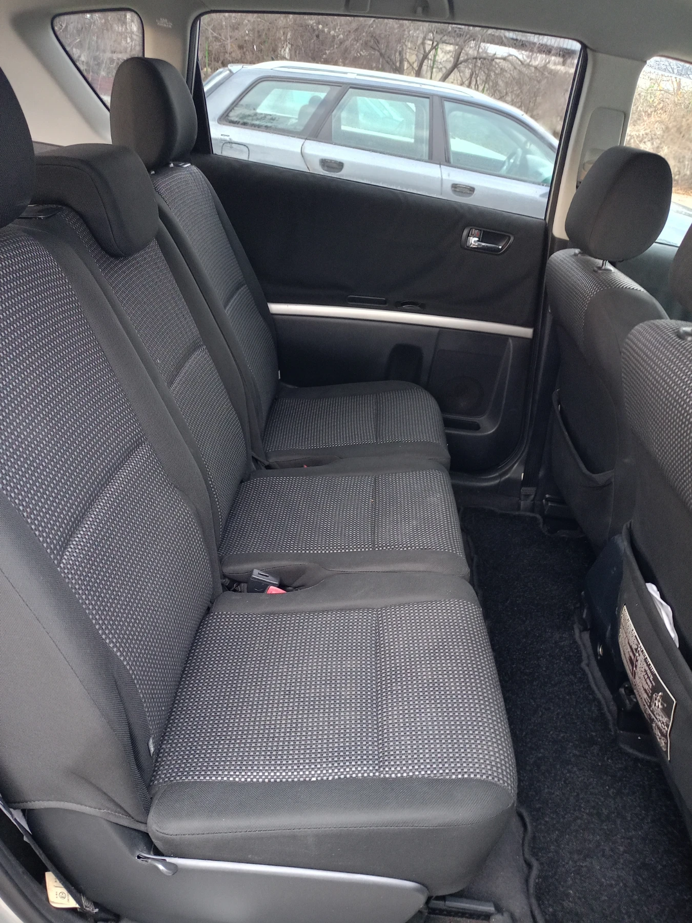 Toyota Corolla verso  - изображение 9