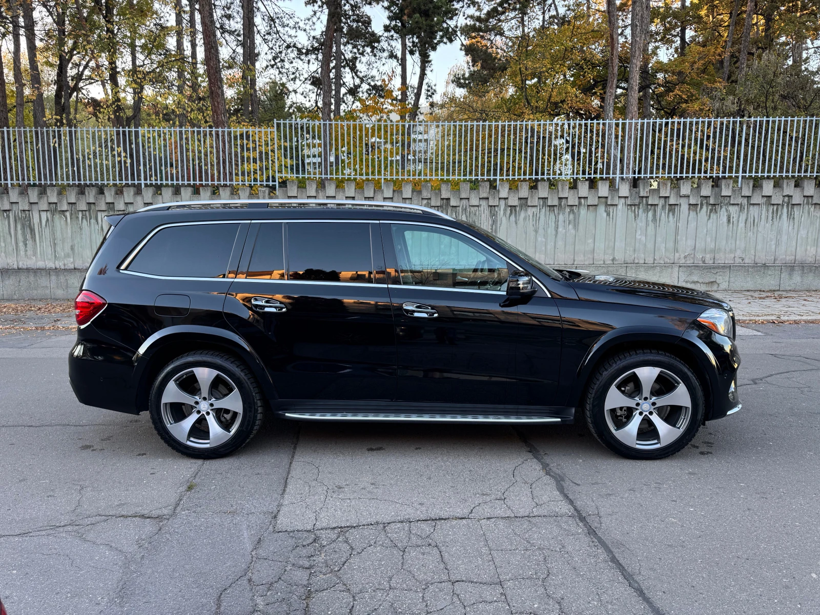 Mercedes-Benz GLS 450 AMG line 4Matic 7 местен - изображение 8