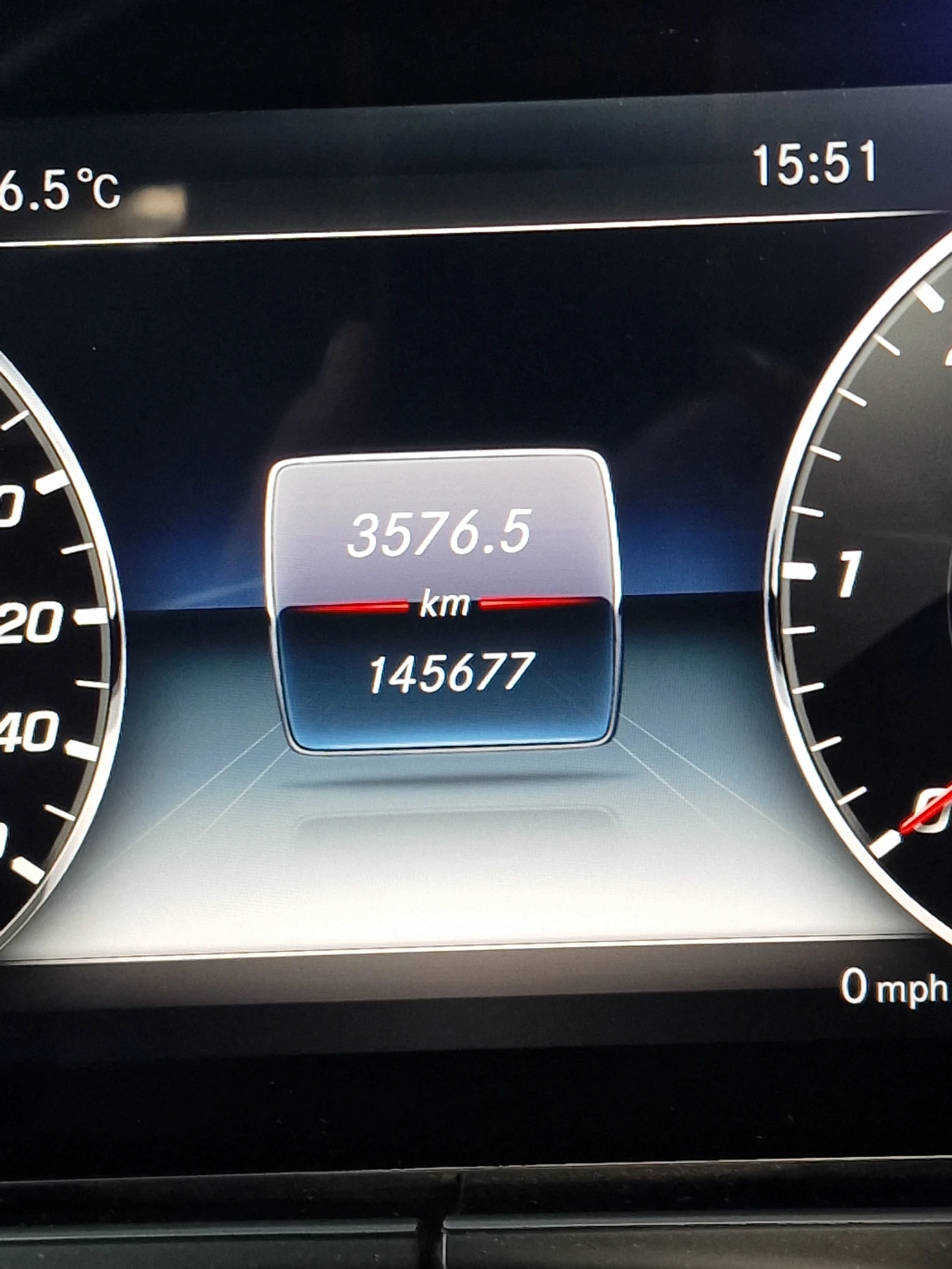 Mercedes-Benz E 220  - изображение 9