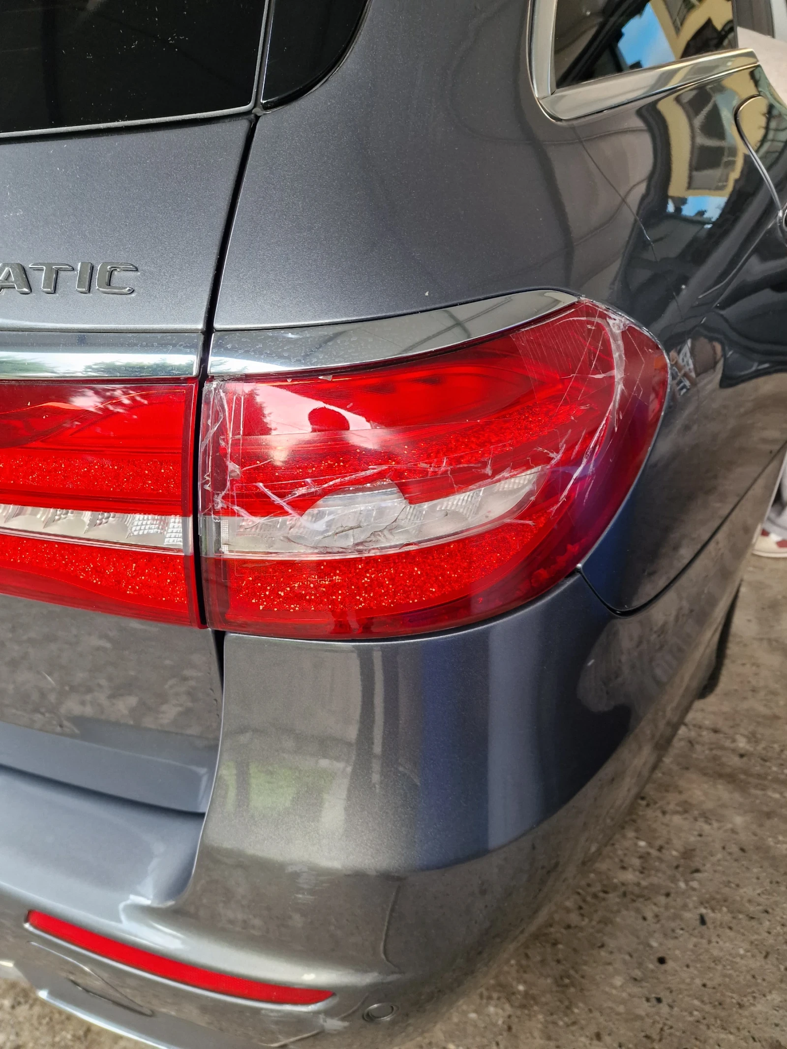 Mercedes-Benz E 220  - изображение 8