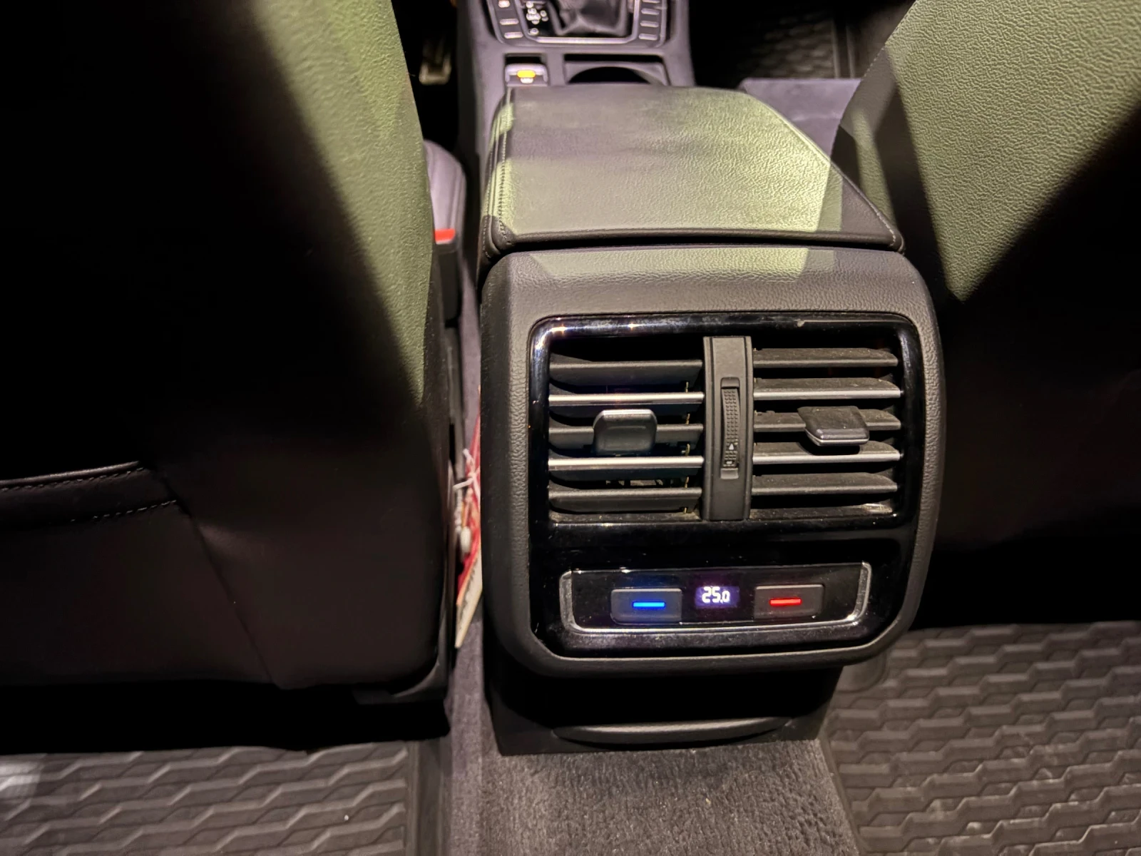 VW Passat 2.0 TDI - изображение 9