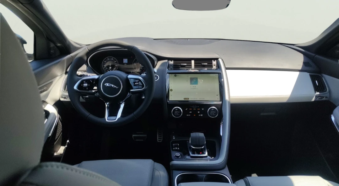 Jaguar E-pace 2.0 MHEV - изображение 9