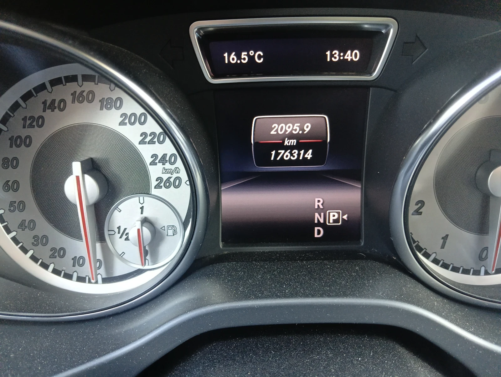 Mercedes-Benz CLA 200  - изображение 10