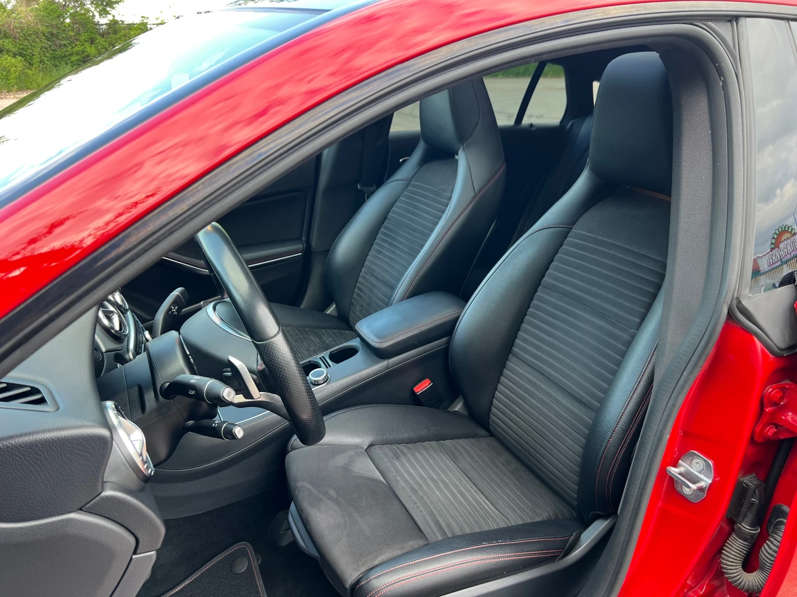 Mercedes-Benz CLA 220 CDI * AMG* 4 MATIC* PANO* DCT* САМОПАРКИРАНЕ , снимка 9 - Автомобили и джипове - 54544715