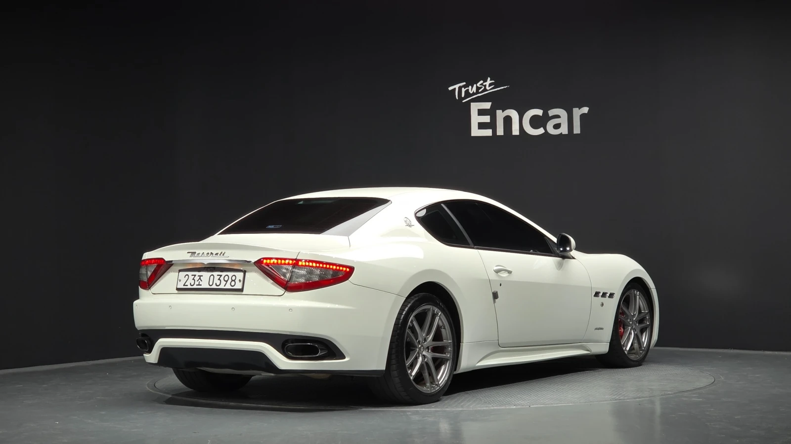 Maserati GranTurismo * 4.7* 2016* ЦЕНА ДО БГ* , снимка 2 - Автомобили и джипове - 54957482