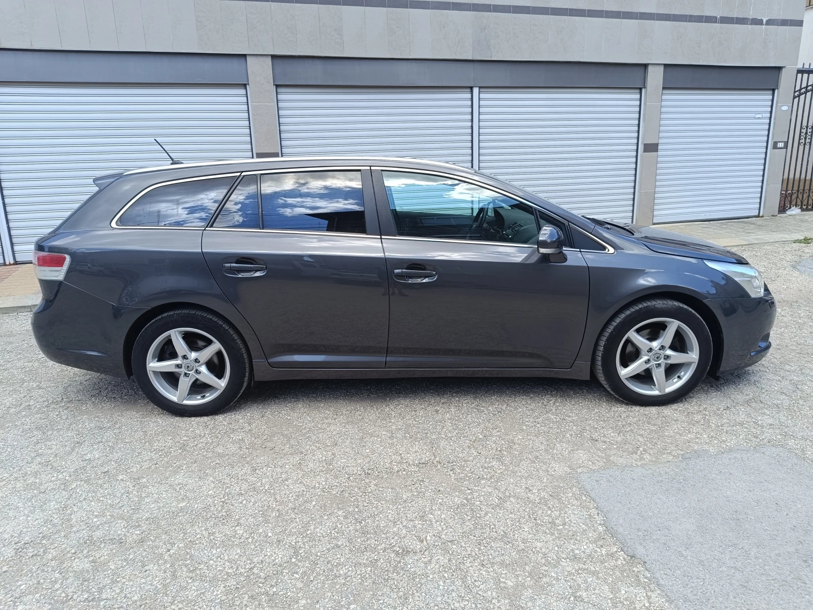 Toyota Avensis 2.0D4D 126к.с., снимка 6 - Автомобили и джипове - 54963870