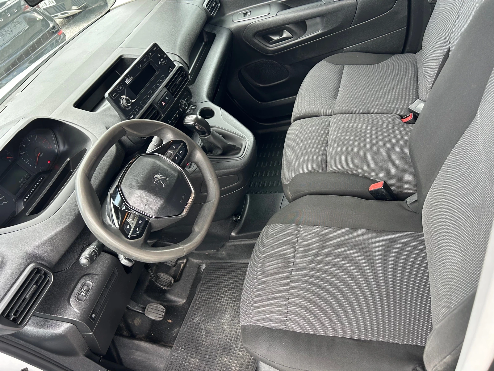 Peugeot Partner 1.5HDI EURO6D, снимка 11 - Автомобили и джипове - 55272971