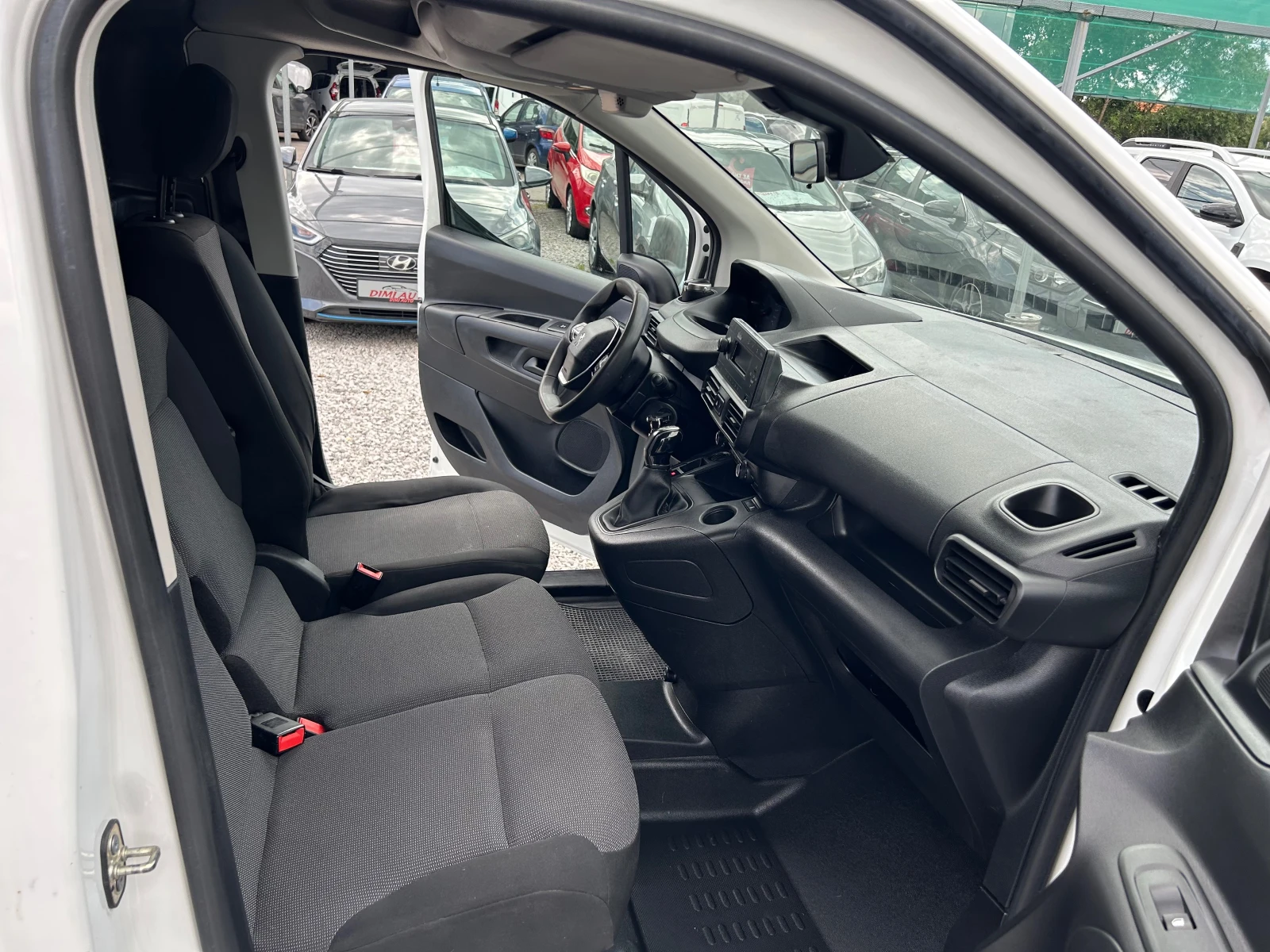 Peugeot Partner 1.5HDI EURO6D, снимка 14 - Автомобили и джипове - 55272971
