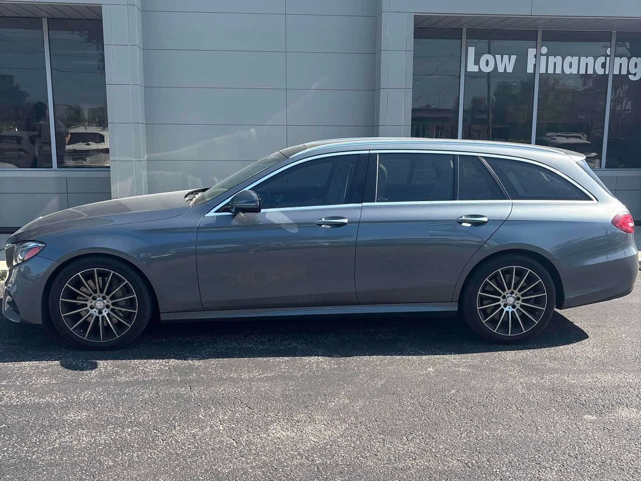 Mercedes-Benz E 450 * АВТОКРЕДИТ БЕЗ ПЪРВОНАЧАЛНА ВНОСКА* , снимка 2 - Автомобили и джипове - 55295577