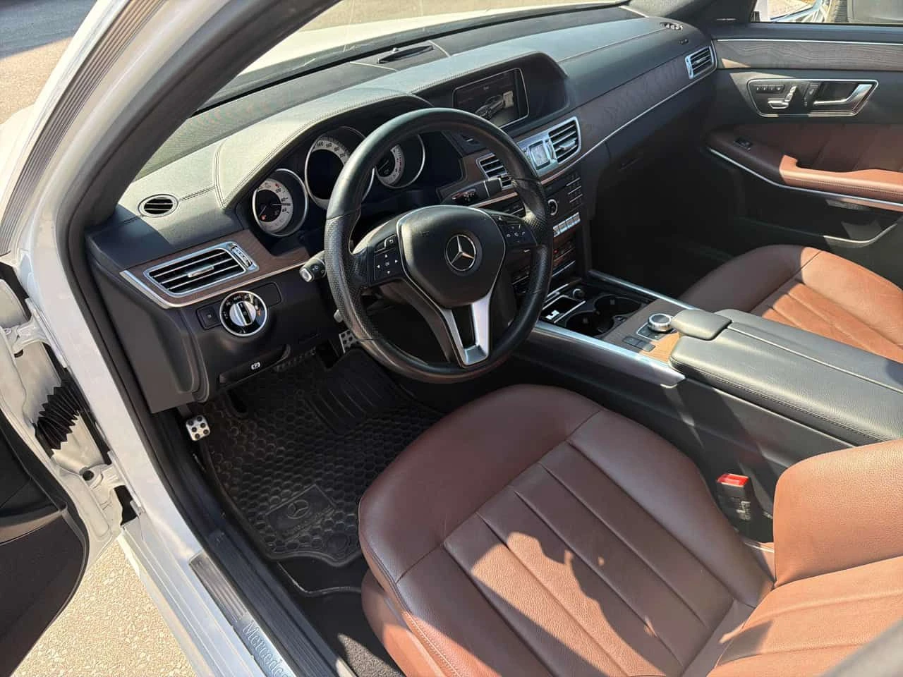 Mercedes-Benz E 400 Harman Kardon / КЛИП НА МОТОРА , снимка 5 - Автомобили и джипове - 55601894