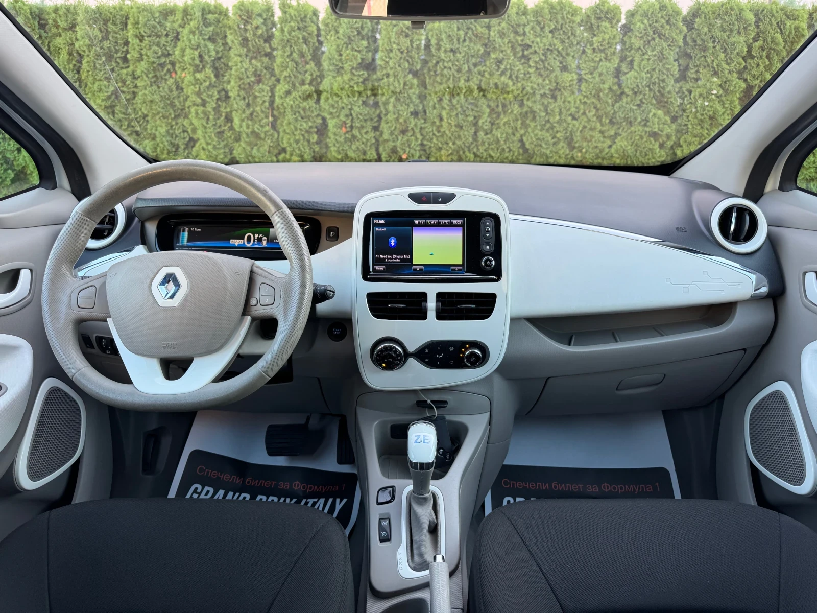 Renault Zoe R240* 22kWh* ШВЕЙЦАРИЯ!!!, снимка 12 - Автомобили и джипове - 55805463