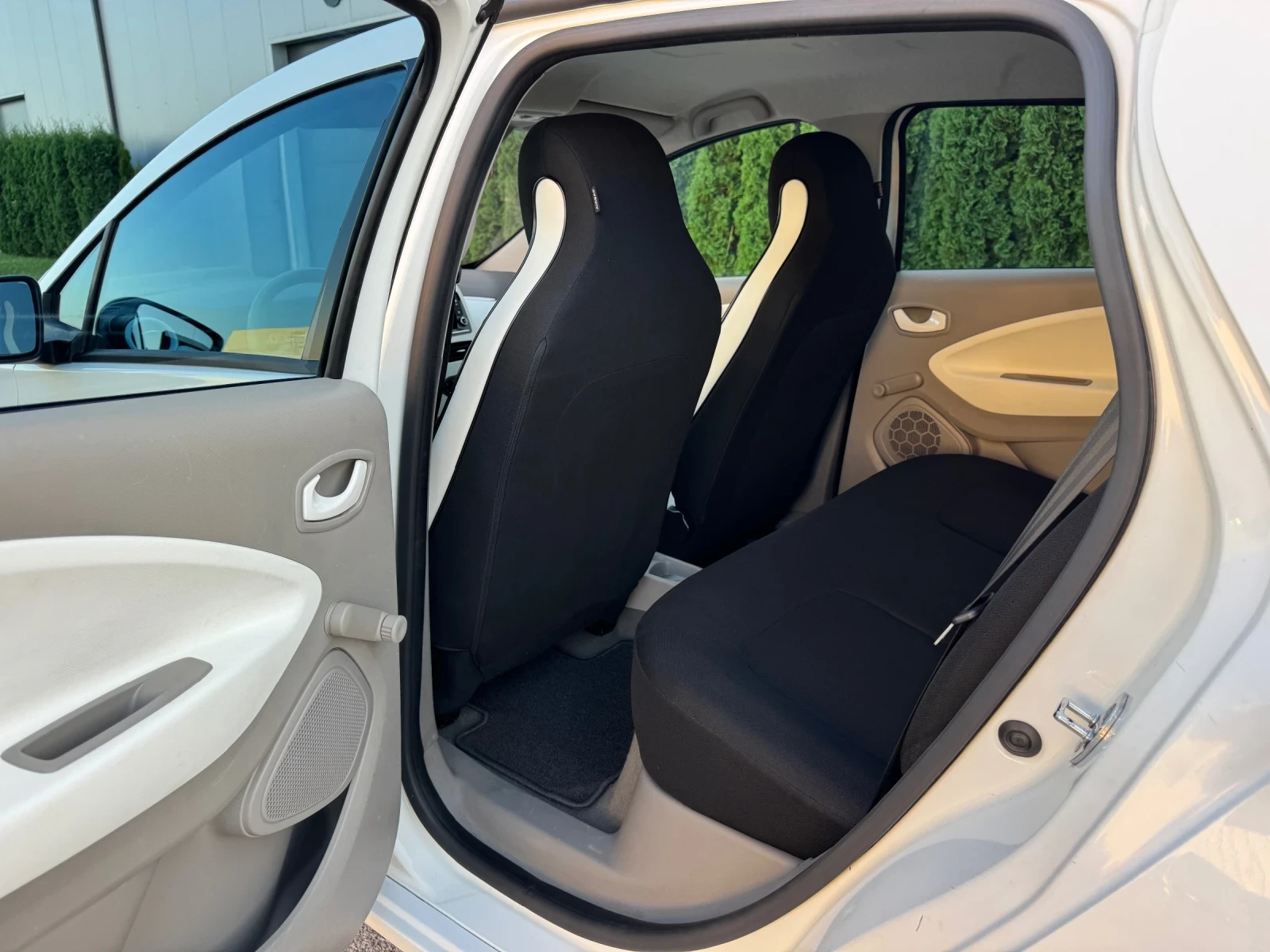 Renault Zoe R240* 22kWh* ШВЕЙЦАРИЯ!!!, снимка 14 - Автомобили и джипове - 55805463