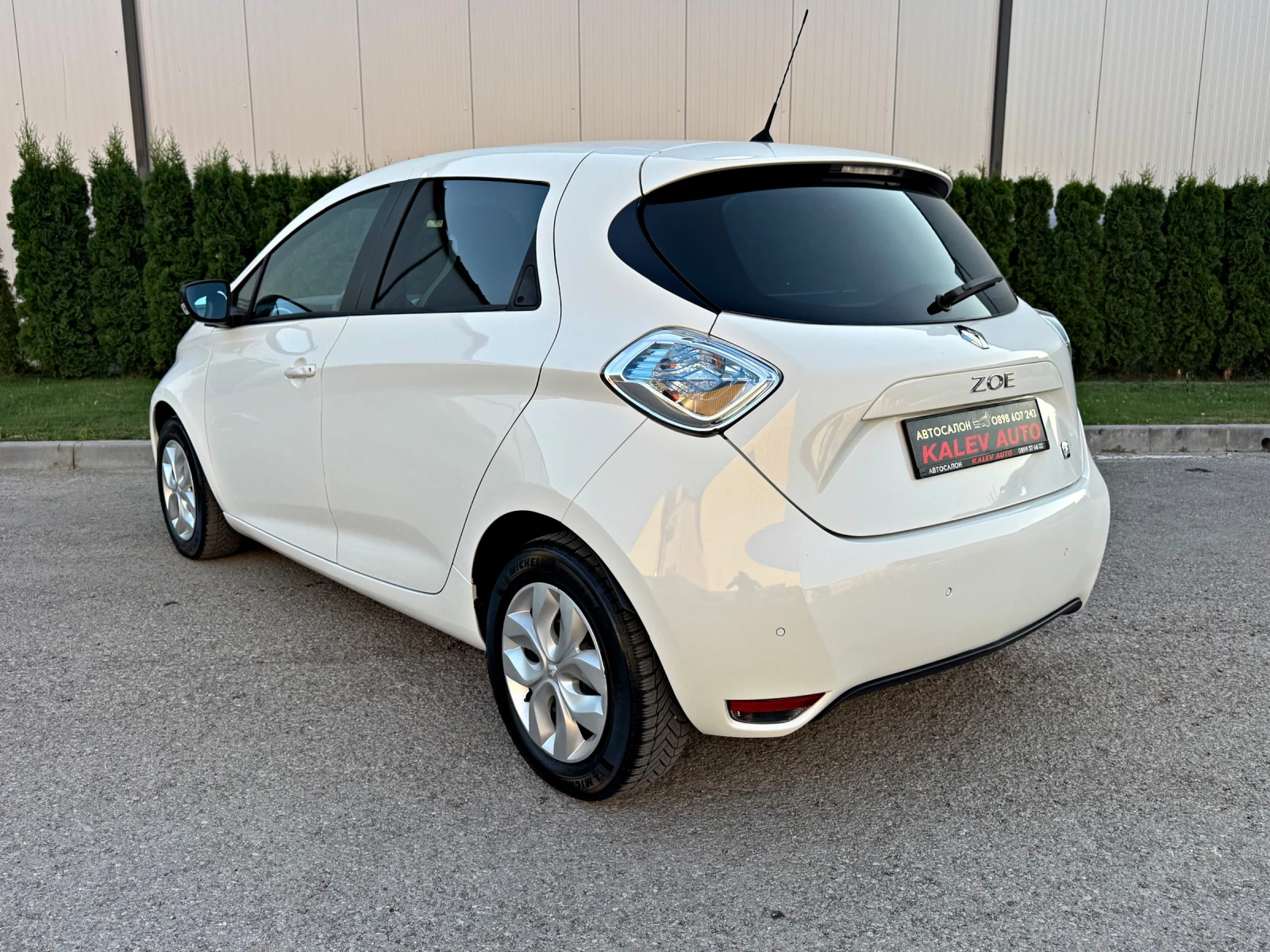 Renault Zoe R240* 22kWh* ШВЕЙЦАРИЯ!!!, снимка 5 - Автомобили и джипове - 55805463