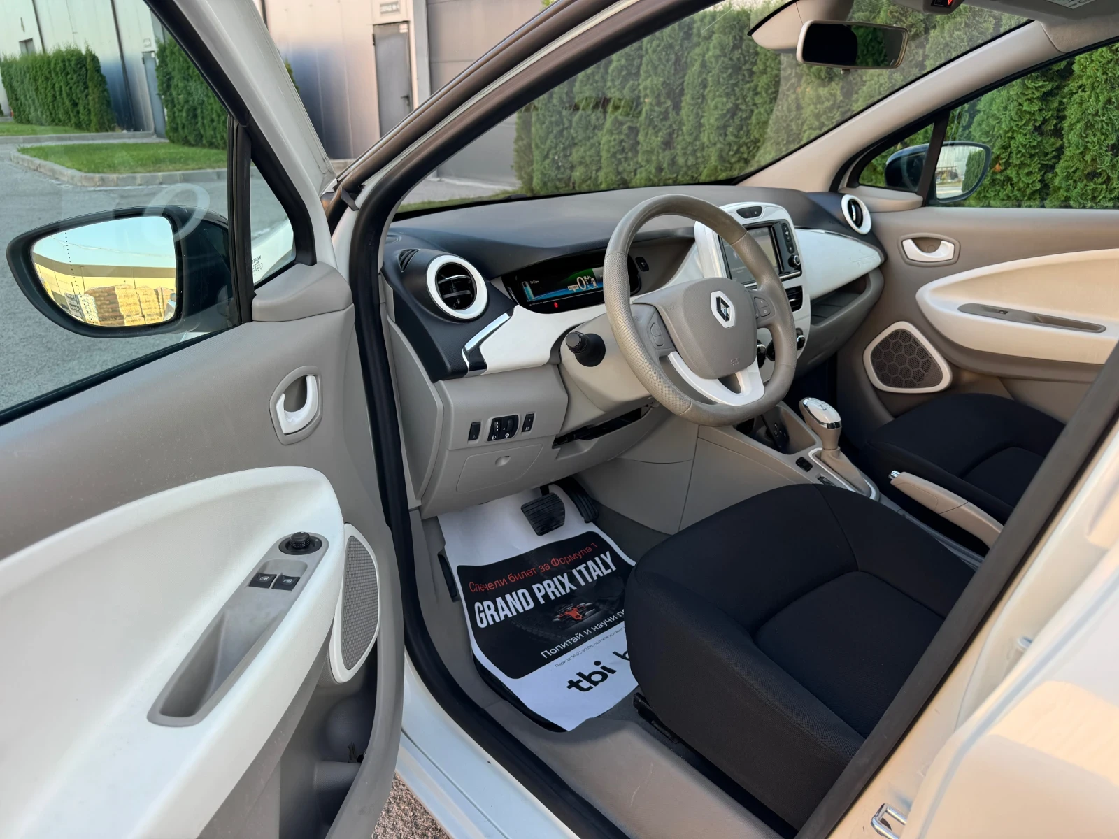 Renault Zoe R240* 22kWh* ШВЕЙЦАРИЯ!!!, снимка 9 - Автомобили и джипове - 55805463