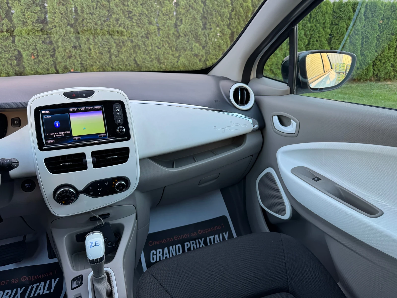 Renault Zoe R240* 22kWh* ШВЕЙЦАРИЯ!!!, снимка 11 - Автомобили и джипове - 55805463