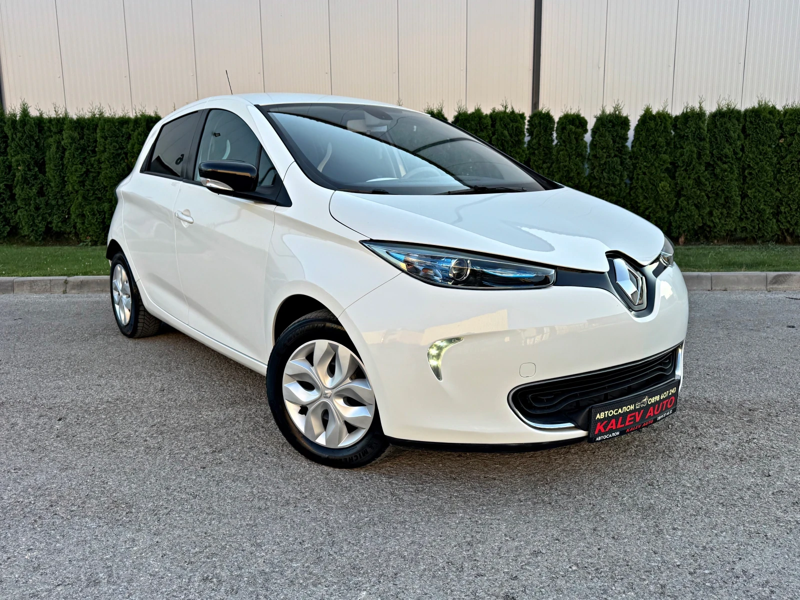 Renault Zoe R240* 22kWh* ШВЕЙЦАРИЯ!!!, снимка 3 - Автомобили и джипове - 55805463