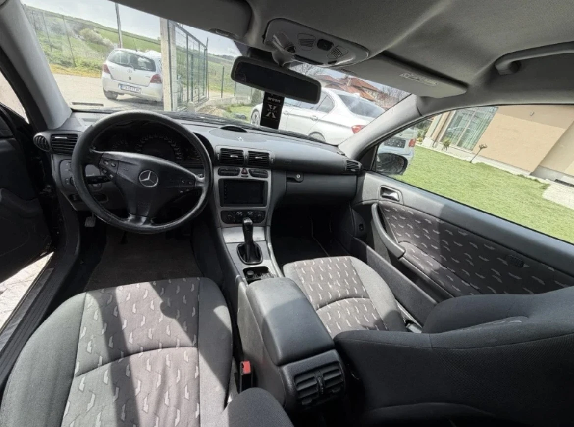 Mercedes-Benz C 220, снимка 4 - Автомобили и джипове - 55826425