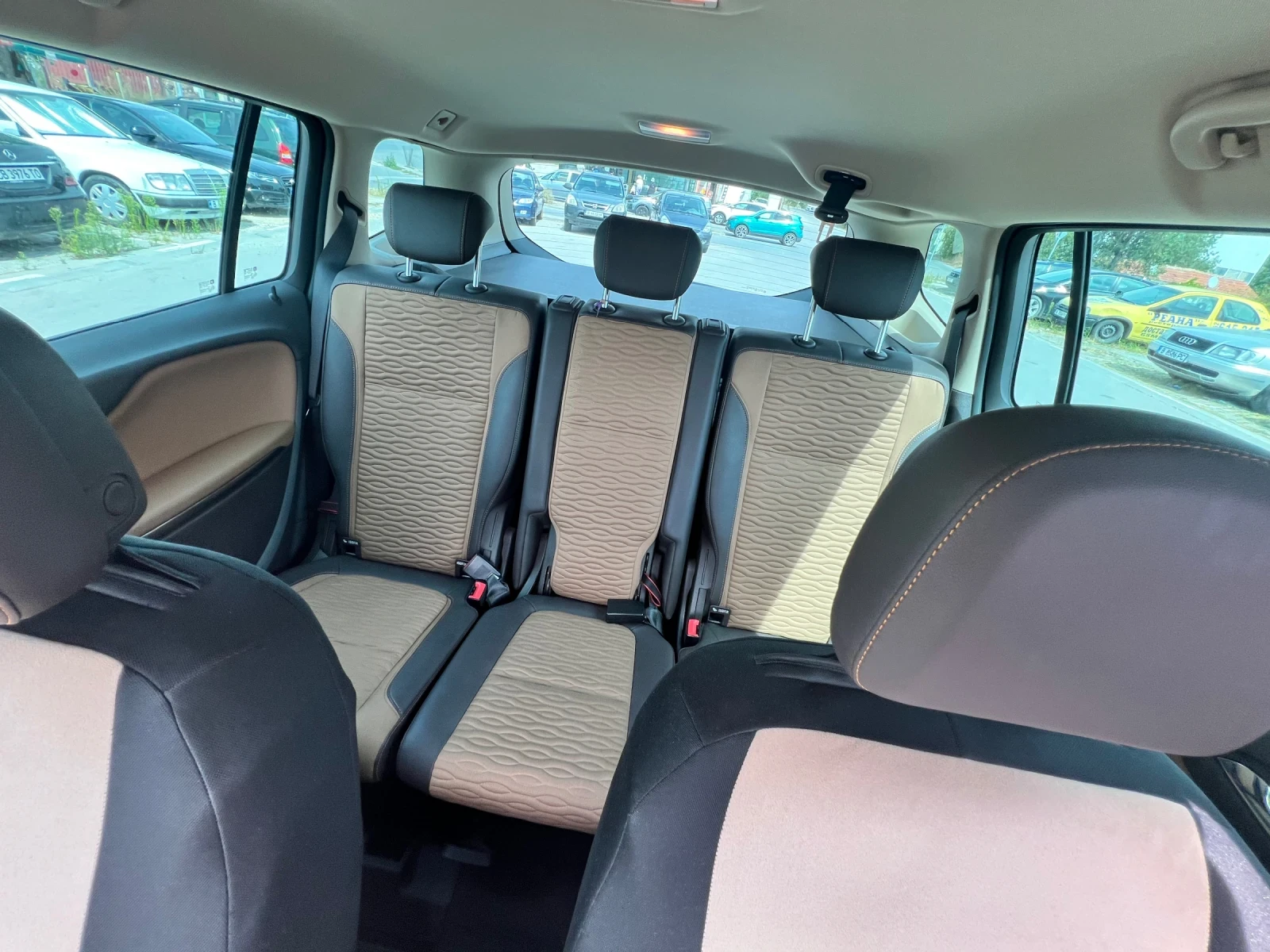 Opel Zafira Tourer, снимка 10 - Автомобили и джипове - 55947803