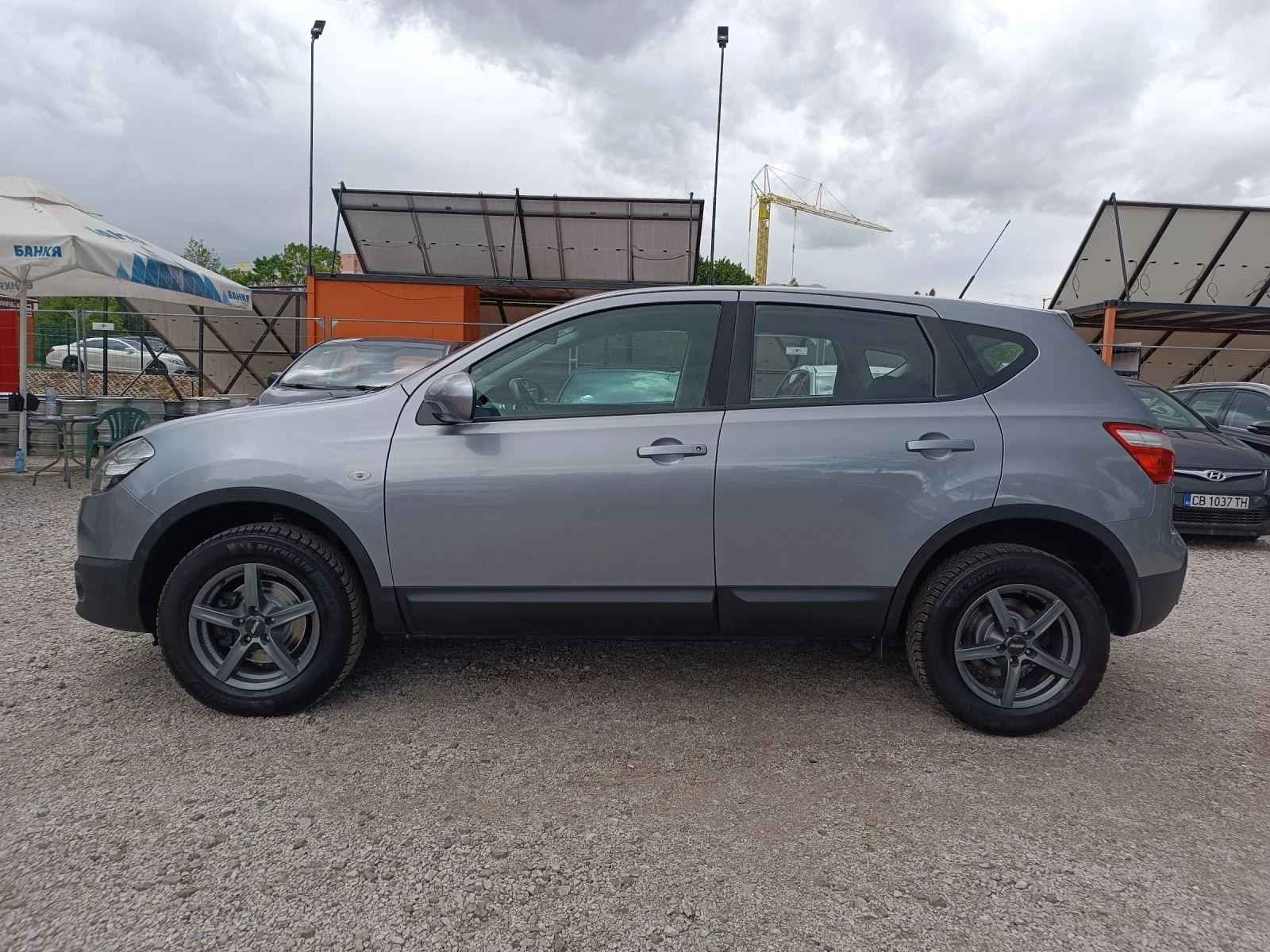 Nissan Qashqai 2.0i  4x4 - изображение 2