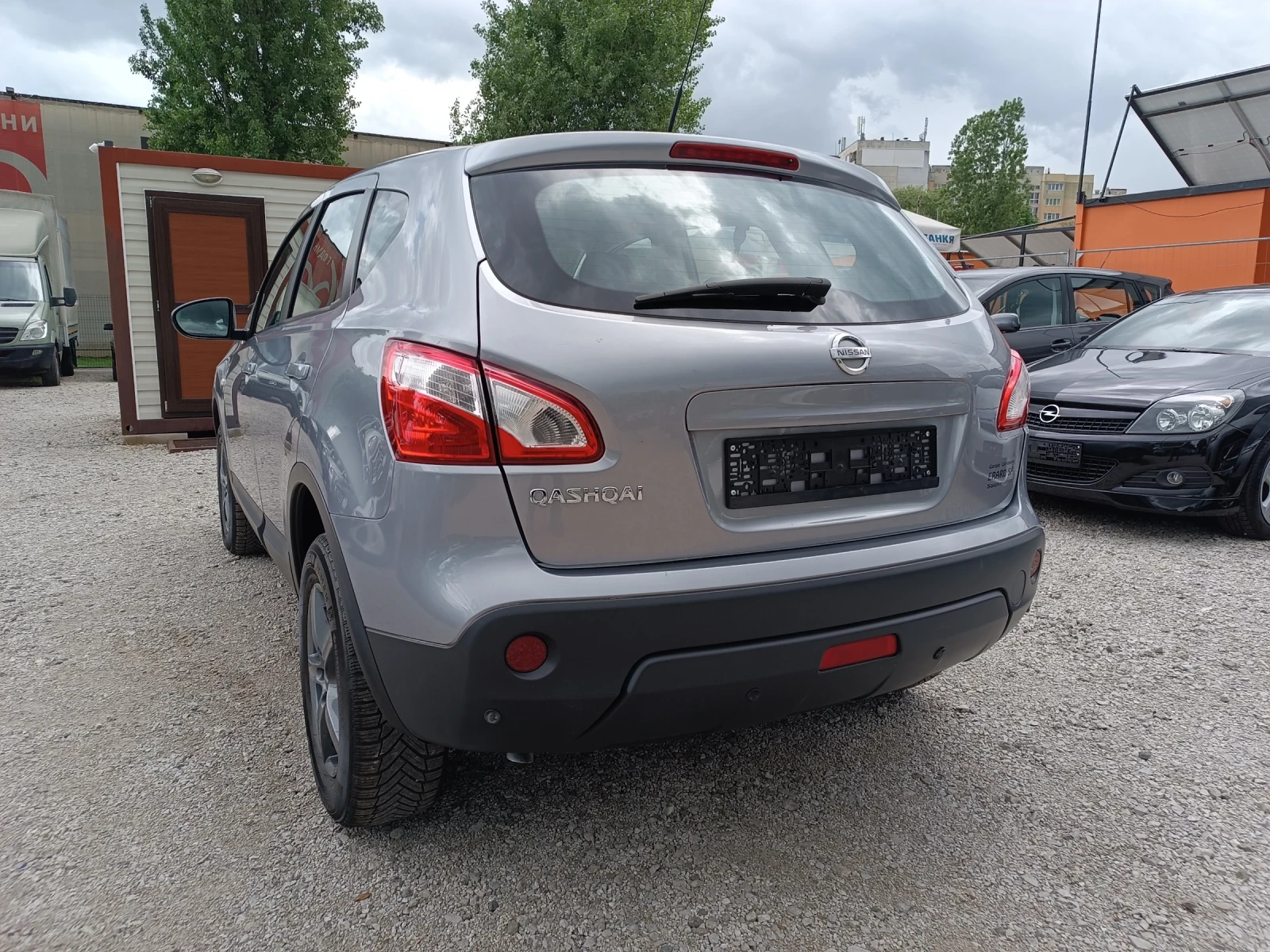 Nissan Qashqai 2.0i  4x4 - изображение 3