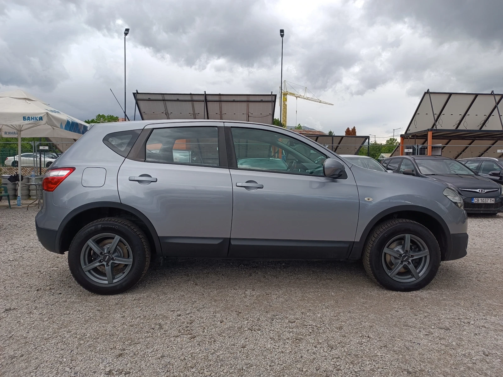 Nissan Qashqai 2.0i  4x4 - изображение 6