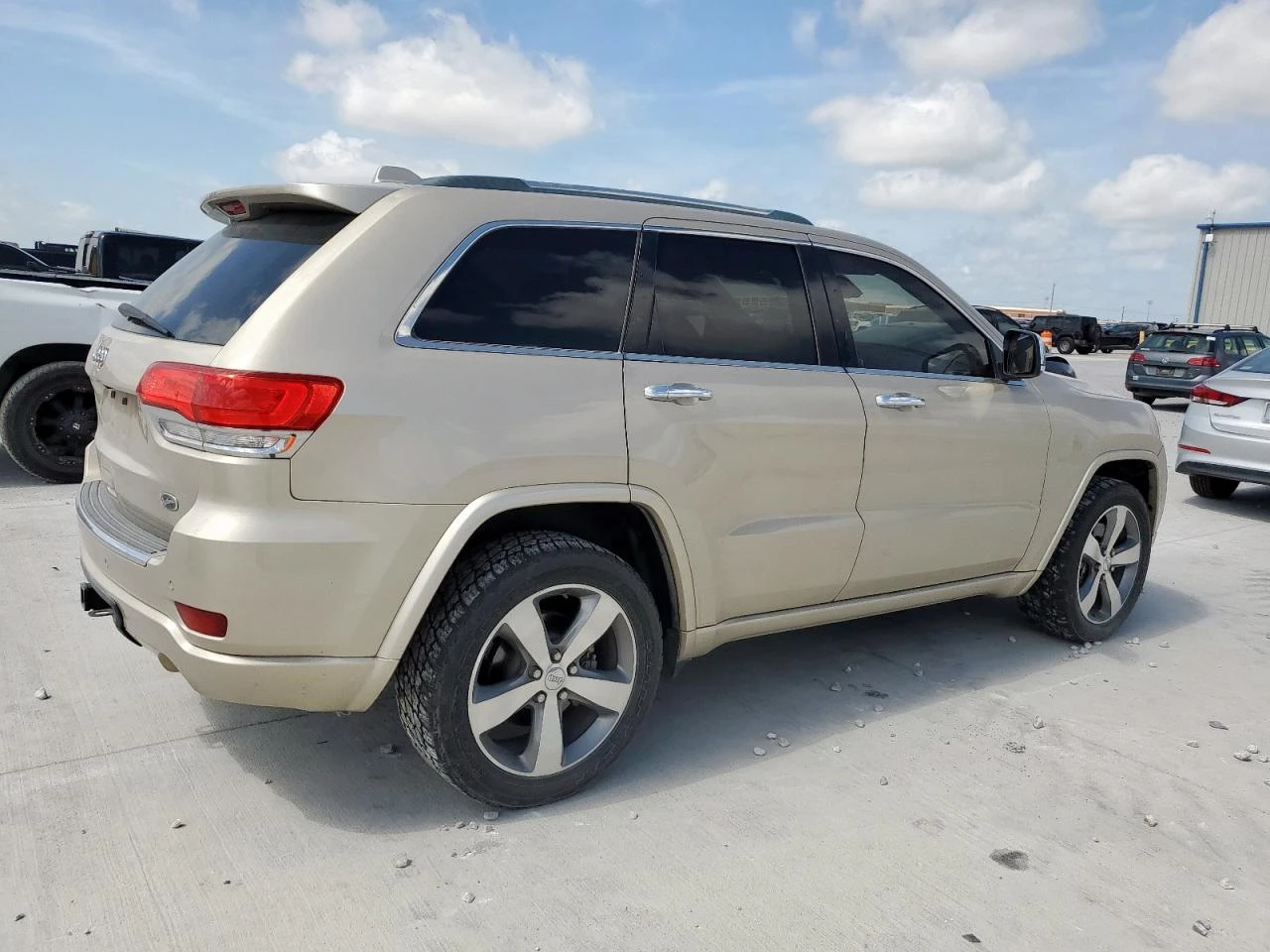 Jeep Grand cherokee OVERLAND 4X4 5.7HEMI * ЛИЗИНГ*  - изображение 4