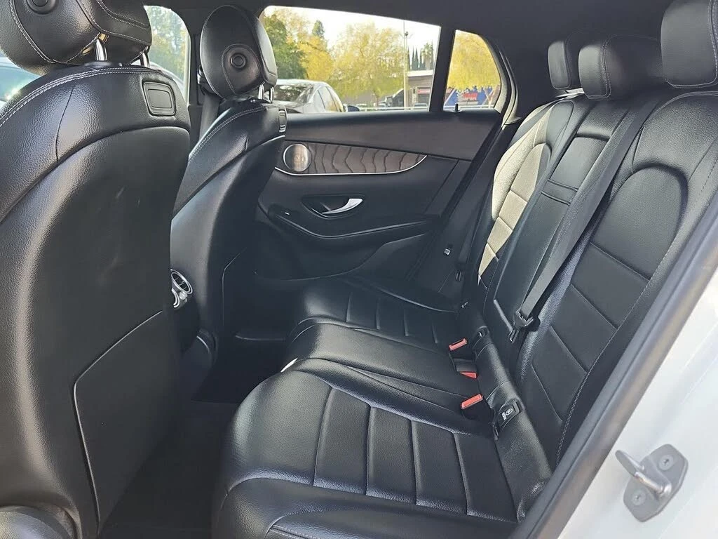 Mercedes-Benz GLC 300 COUPE/NAVI/BURMESTER/KAMEPA/KEYLESS - изображение 9