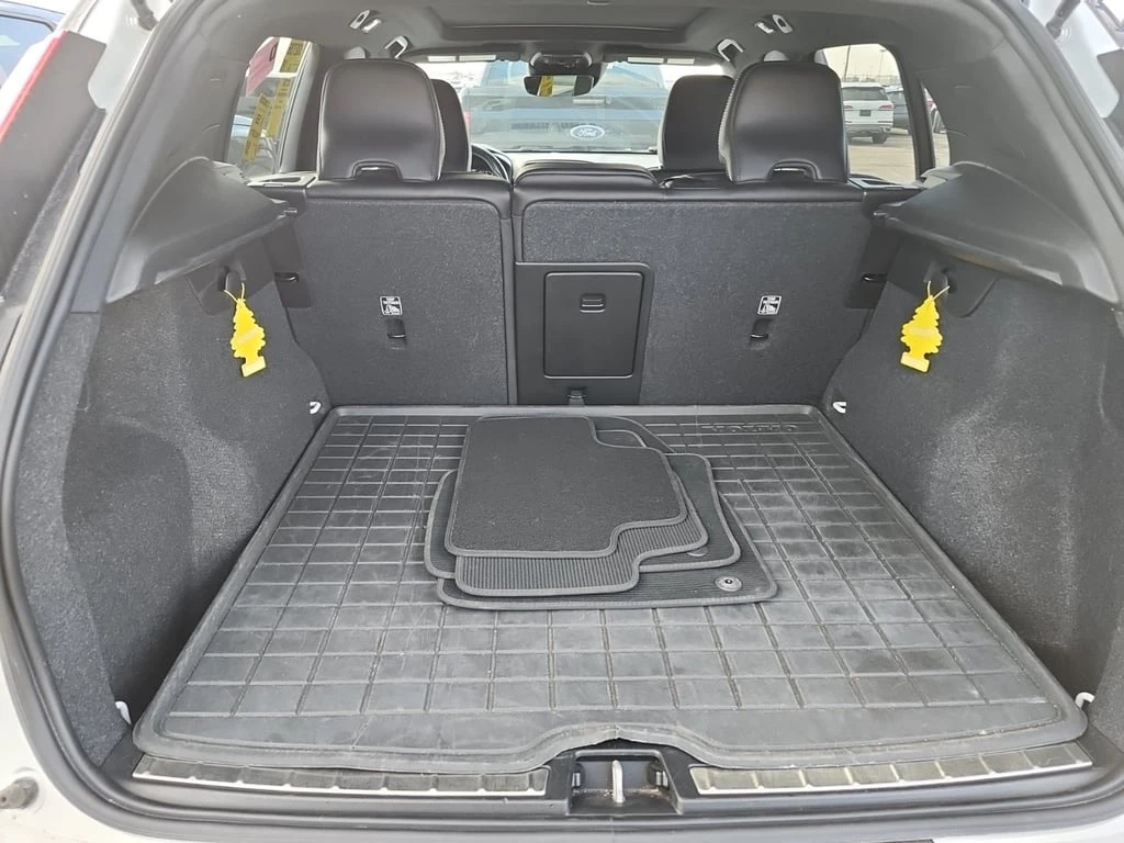 Volvo XC40 * R Design * CARFAX *    | Mobile.bg   14