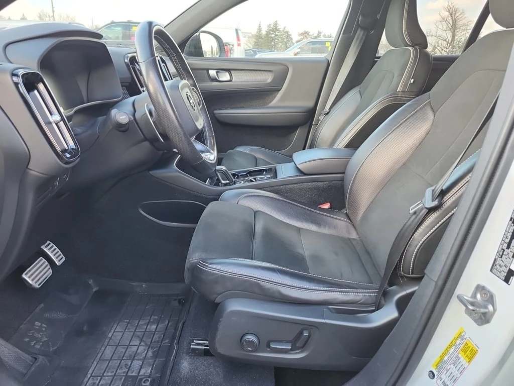 Volvo XC40 * R Design * CARFAX * БЕЗ ПЪРВОНАЧАЛНА ВНОСКА - изображение 5