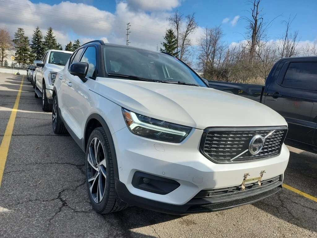 Volvo XC40 * R Design * CARFAX * БЕЗ ПЪРВОНАЧАЛНА ВНОСКА - изображение 2