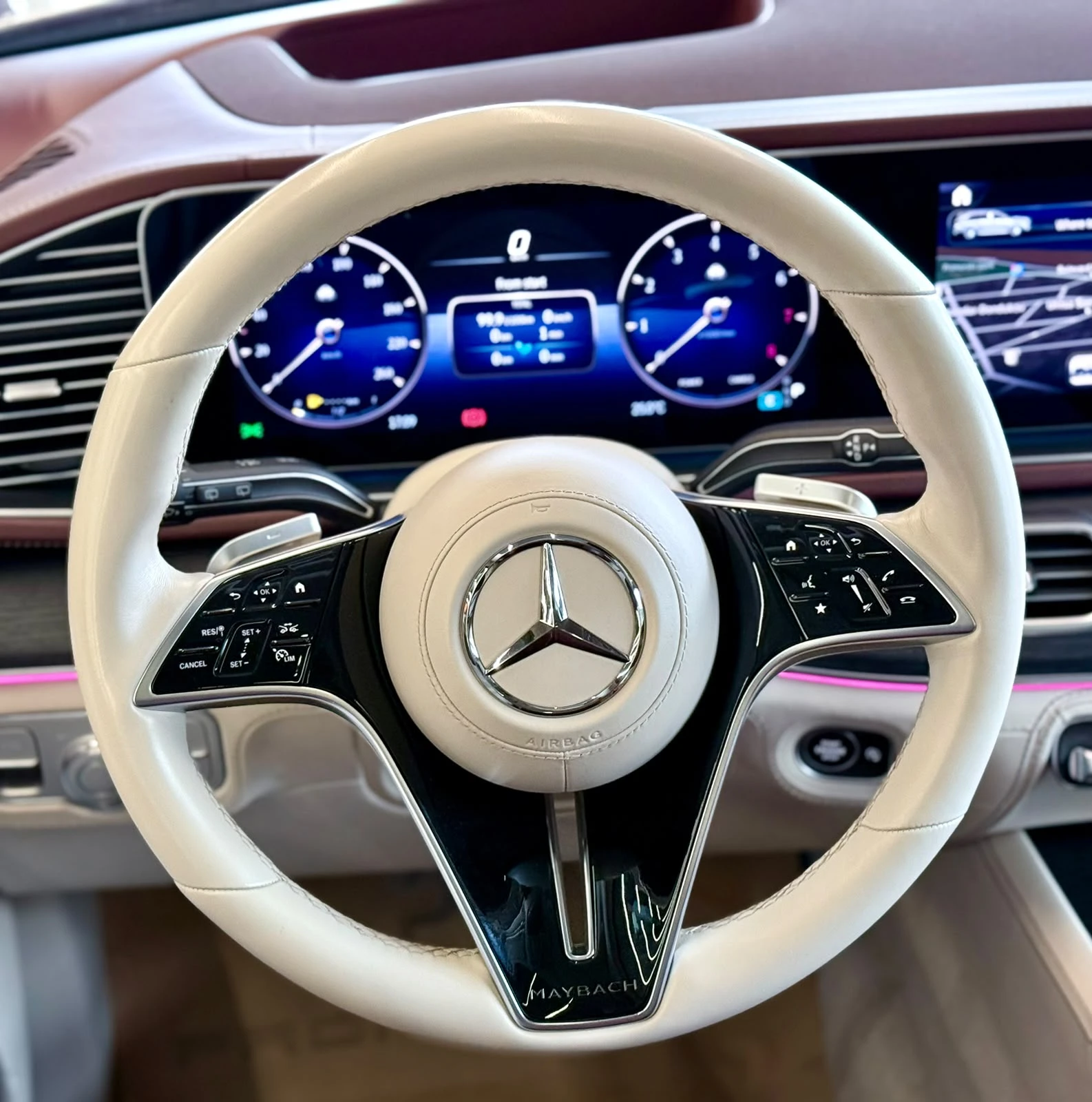 Mercedes-Benz GLS 600 Maybach 4M * TV* FirstClass* Pano* SoftCl* Лизинг, снимка 10 - Автомобили и джипове - 54885312