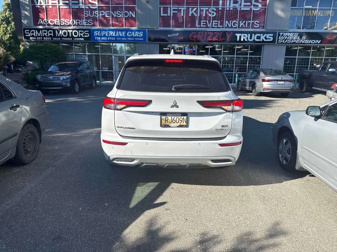 Mitsubishi Outlander * GT* АВТОКРЕДИТ БЕЗ ПЪРВОНАЧАЛНА ВНОСКА* , снимка 4 - Автомобили и джипове - 54965018