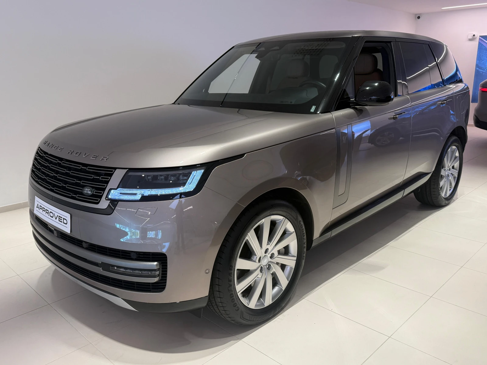 Land Rover Range rover P440, снимка 3 - Автомобили и джипове - 56519656
