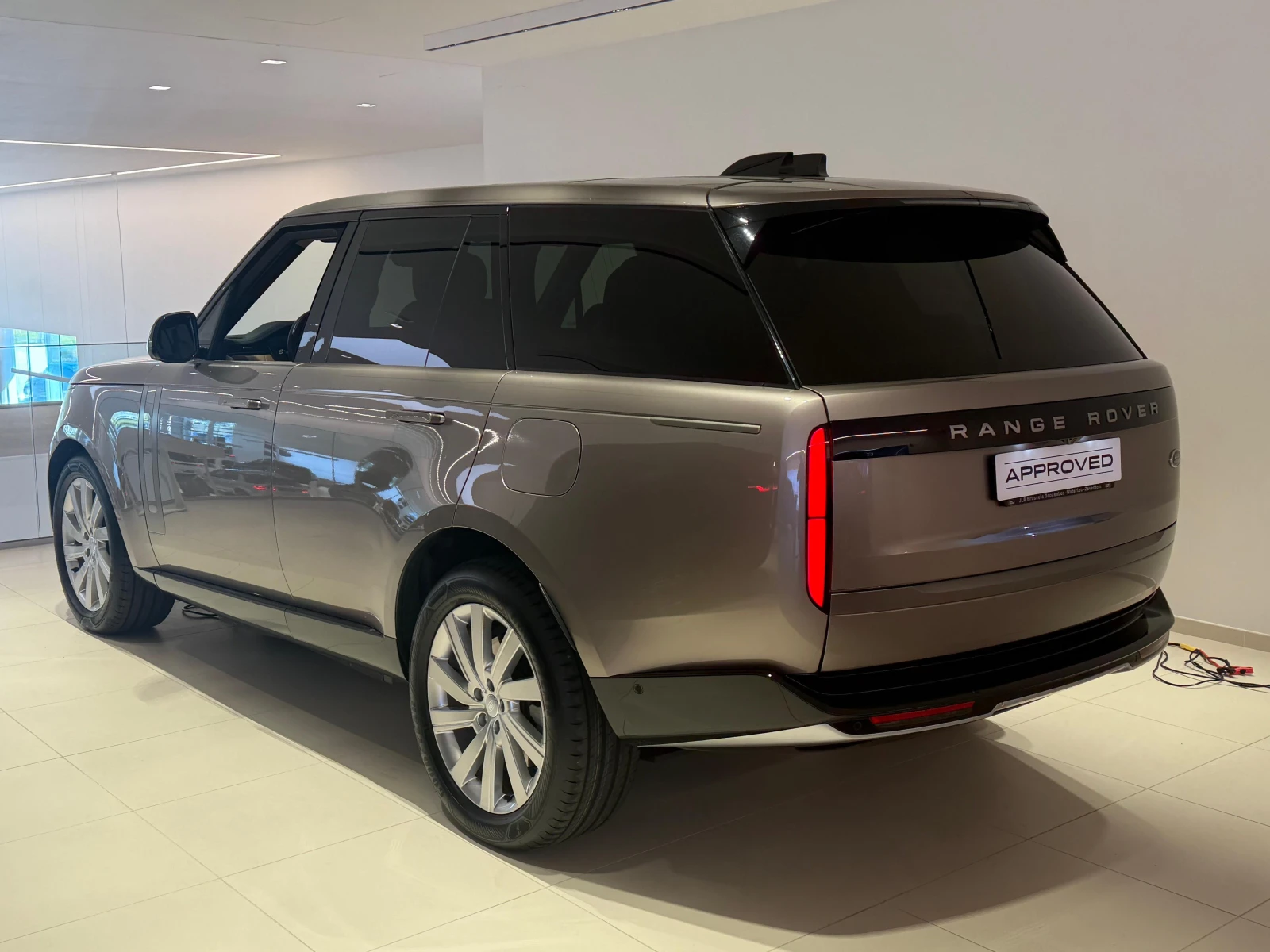 Land Rover Range rover P440, снимка 2 - Автомобили и джипове - 56519656