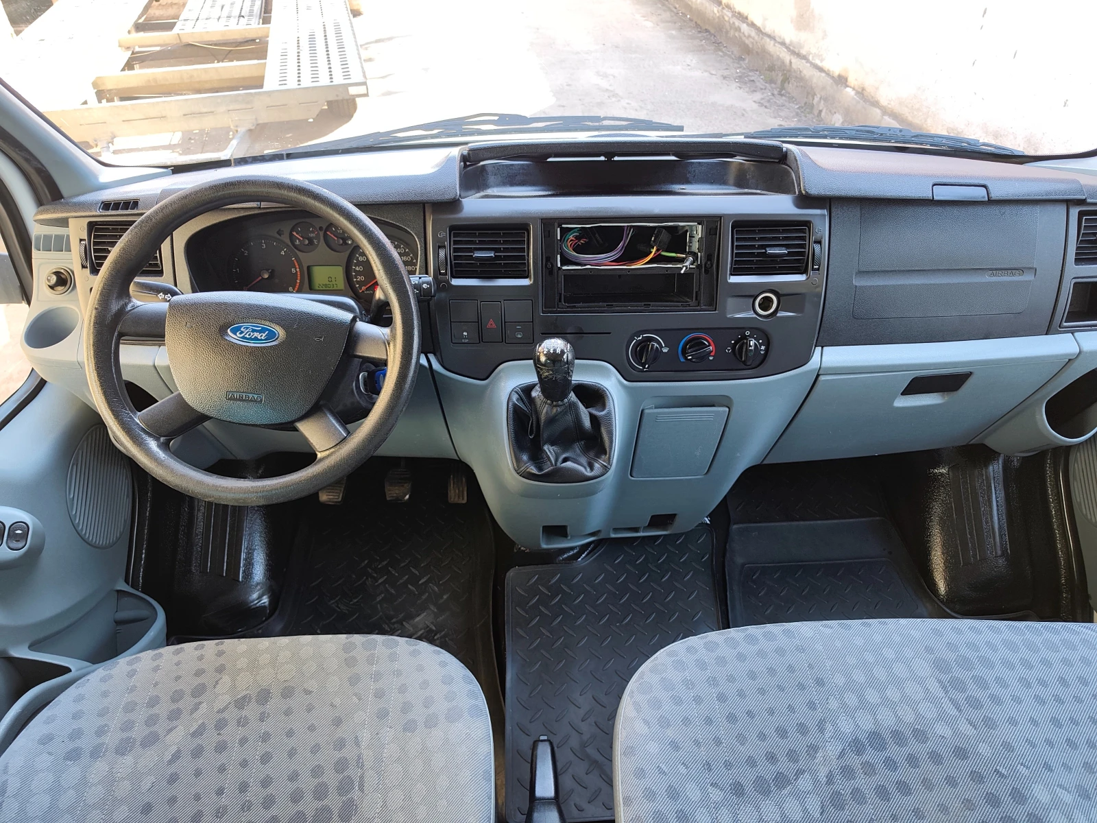 Ford Transit 2.2TDCI - ТОВАРЕН, снимка 13 - Бусове и автобуси - 54143834