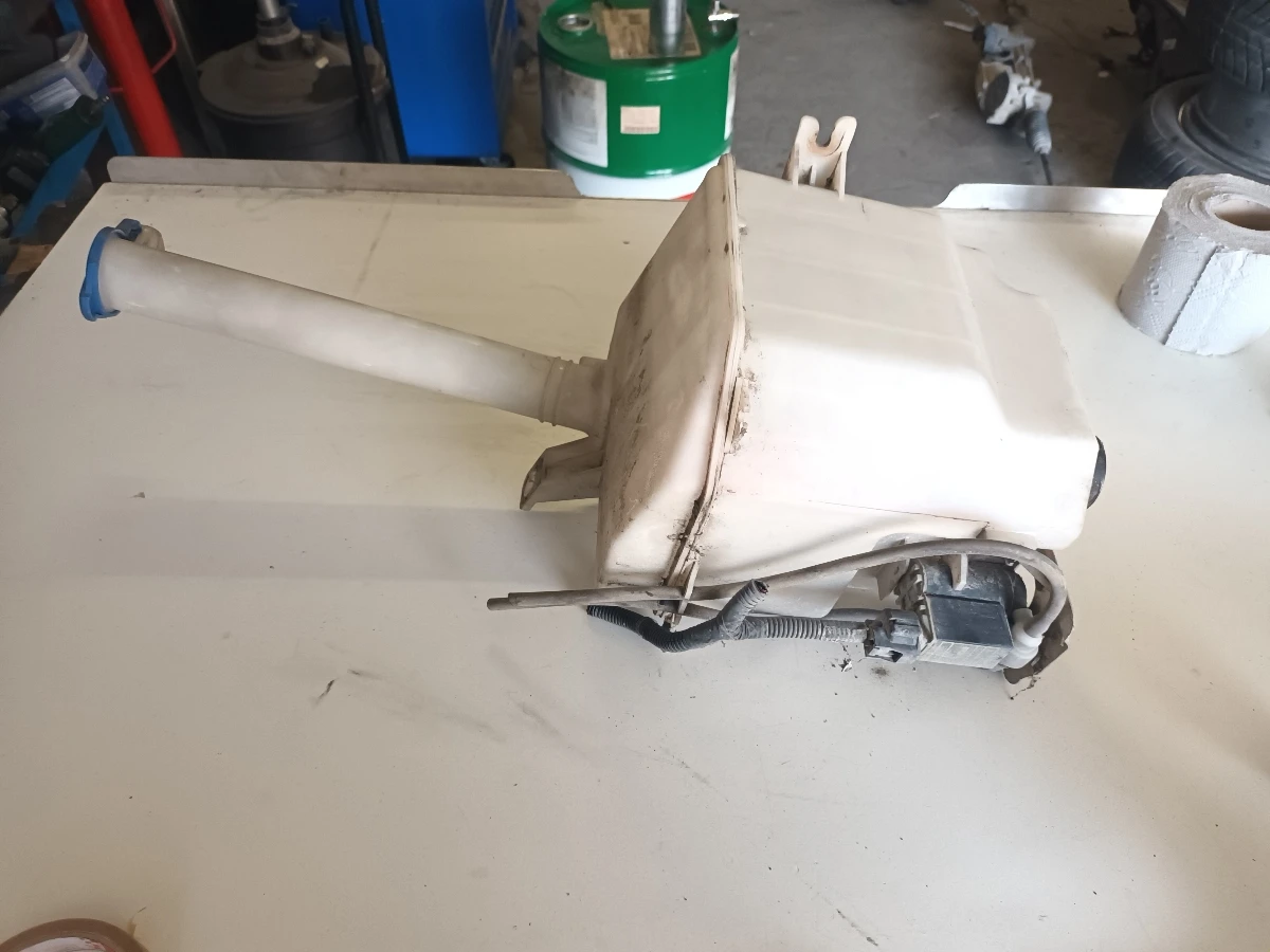 казанче чистачки Киа Карнивал 2.9д авт пл