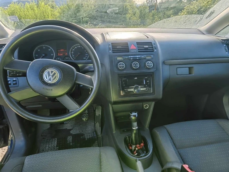 VW Touran 1.9 tdi, снимка 12 - Автомобили и джипове - 47431617