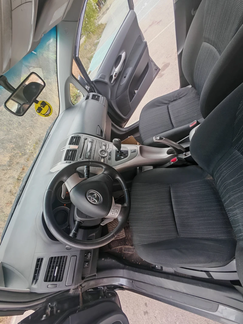Toyota Auris, снимка 6 - Автомобили и джипове - 51868286