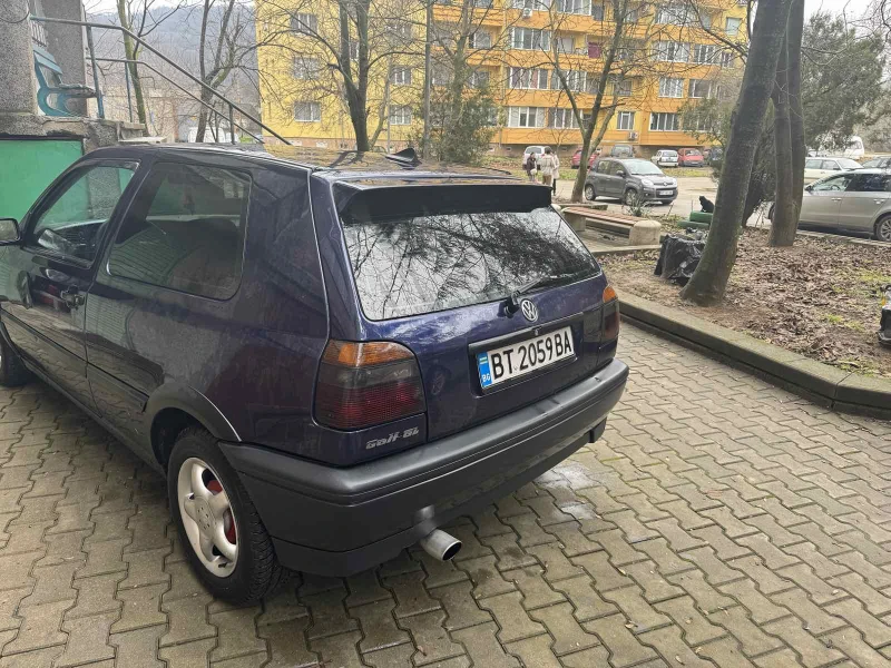 VW Golf, снимка 5 - Автомобили и джипове - 53303258