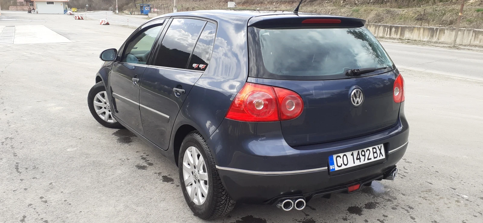 VW Golf 1.6 БАРТЕР С ДОПЛАЩАНЕ - изображение 7