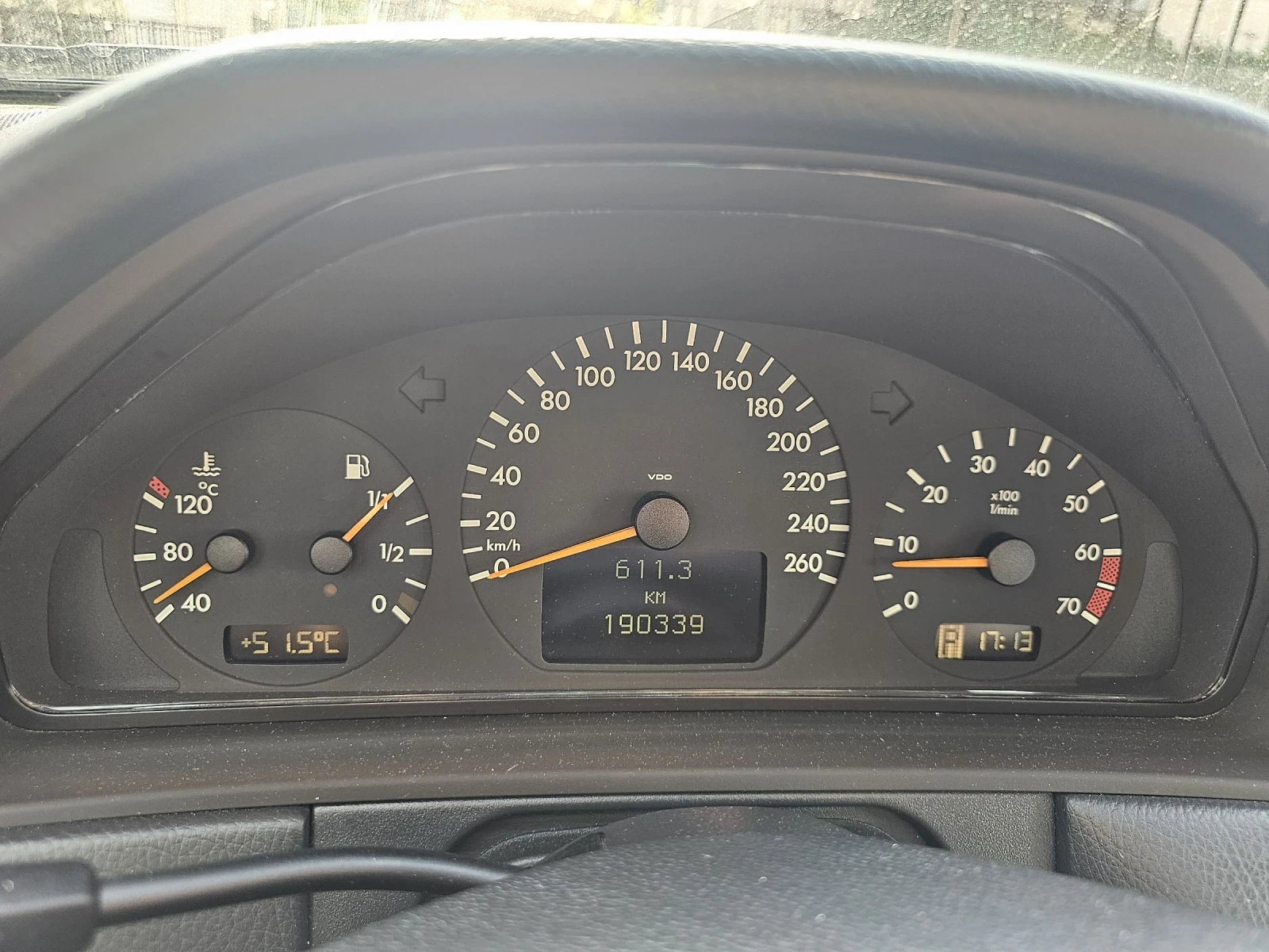Mercedes-Benz E 320 4matic - изображение 9