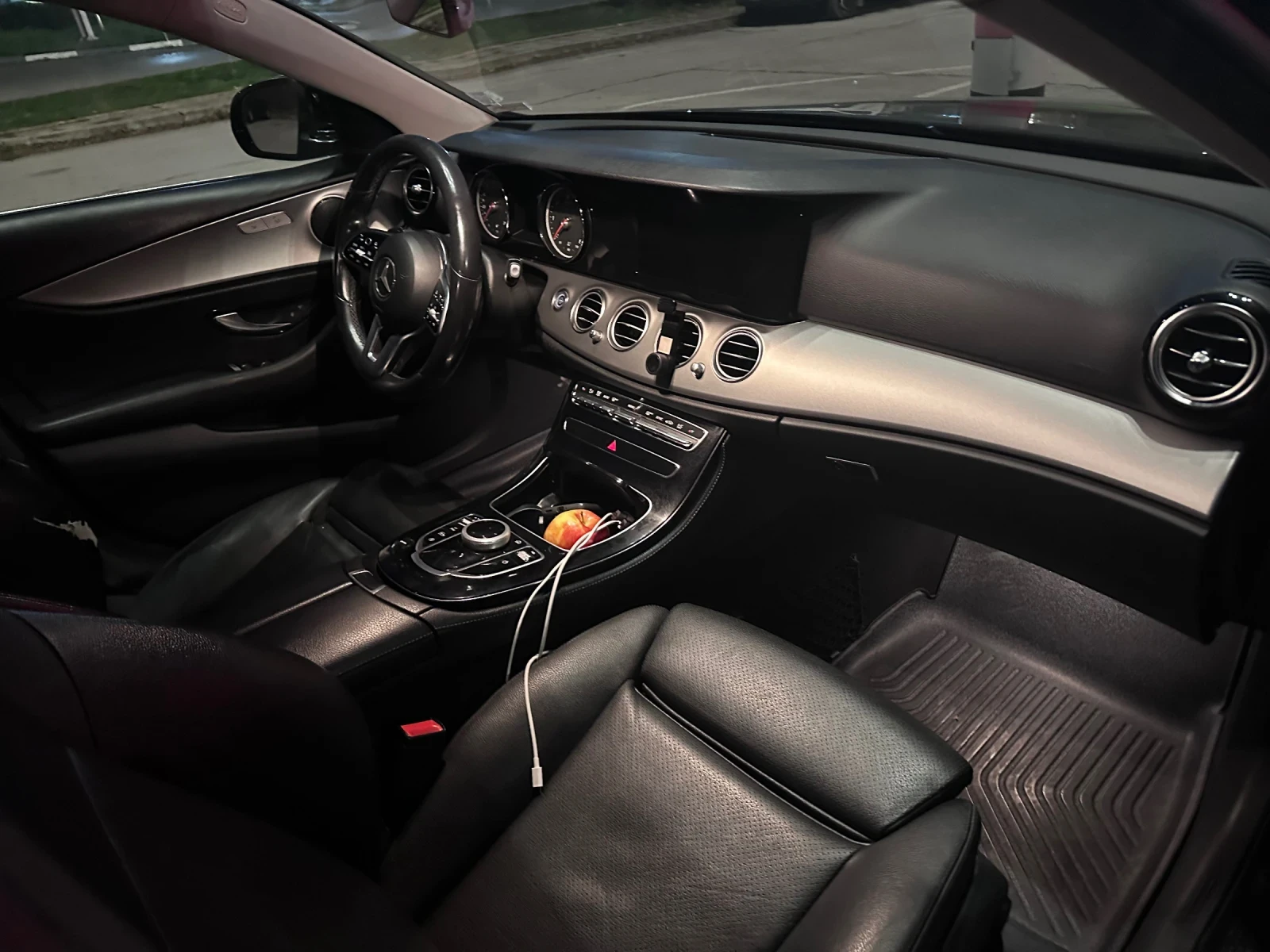 Mercedes-Benz E 200 2.0 - изображение 4