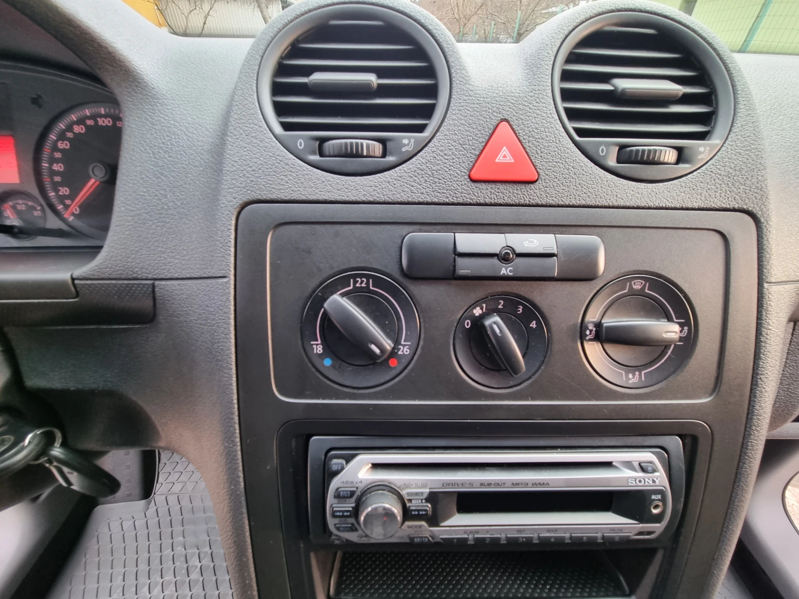 VW Caddy 1.9TDI - изображение 6